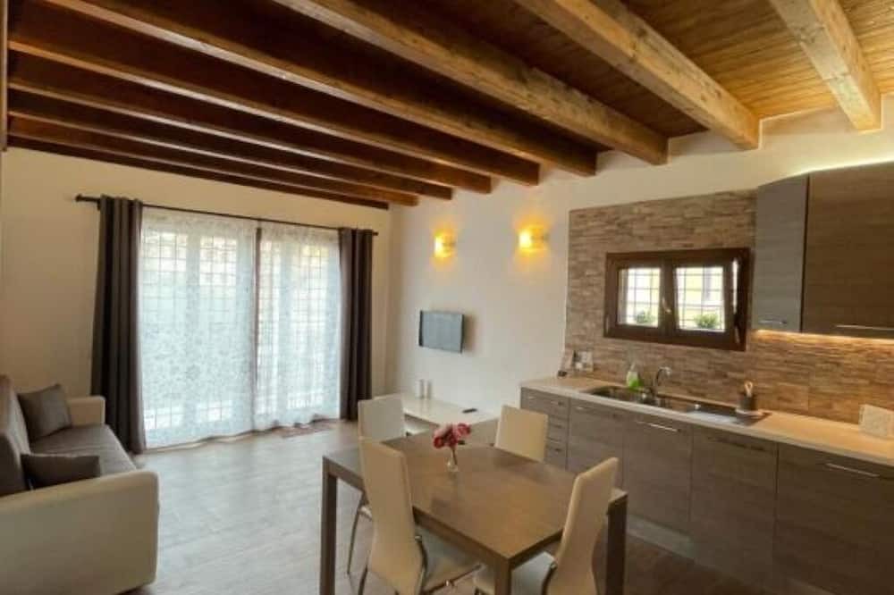Quartiere XXVII Primavalle Apartment | Casa Rosa cozy apartment within walking distance of the Vatican.