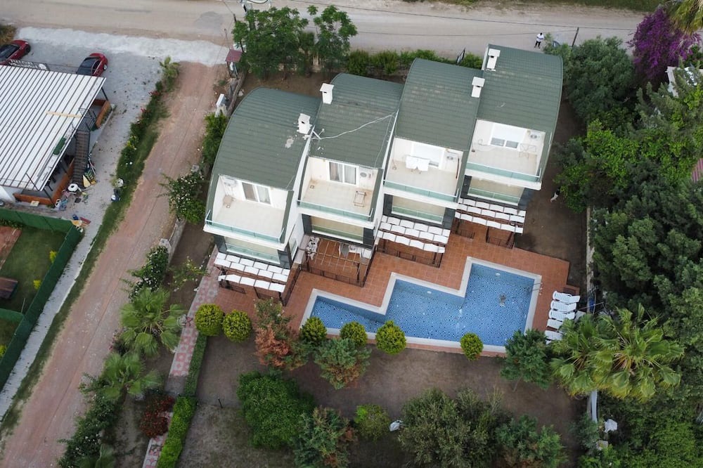 Karaoz Villa | Aden's Villas J2