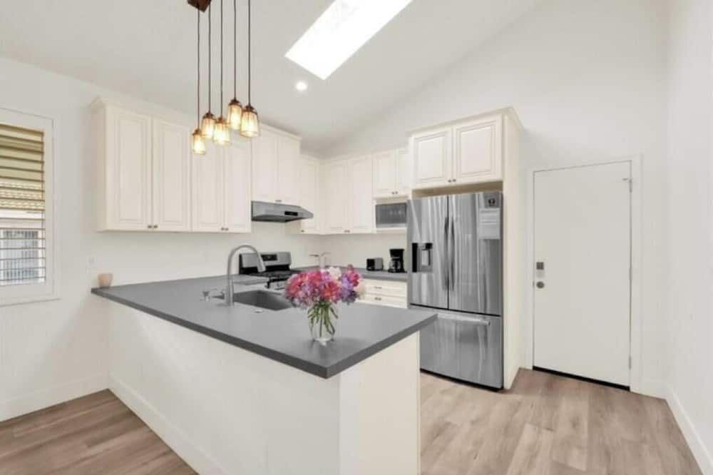 Rancho Cucamonga House | Charming 3-bedroom house with AC, WiFi in lovely Rancho Cucamonga
