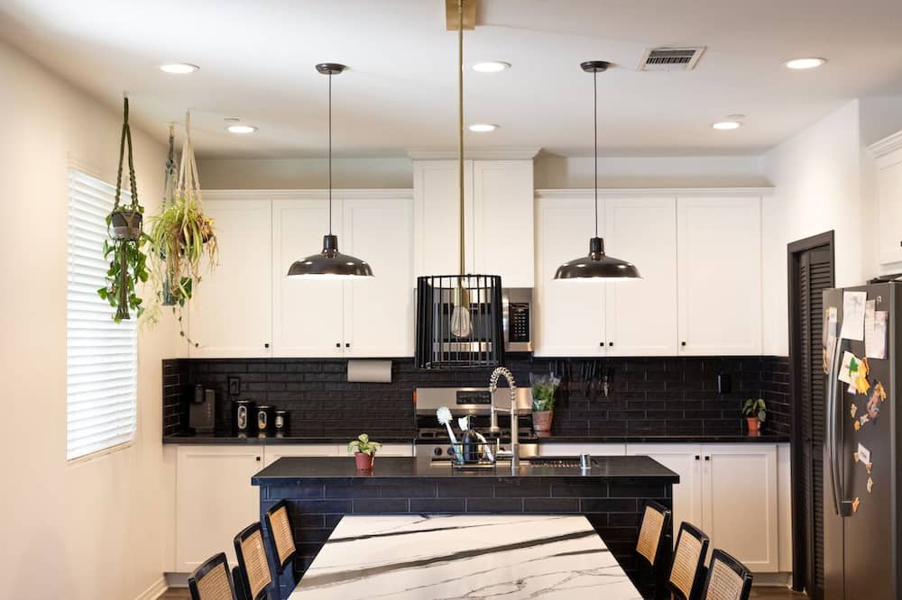 Menifee House | Spacious 4-bedroom house in awesome Menifee with WiFi, AC, fitness room