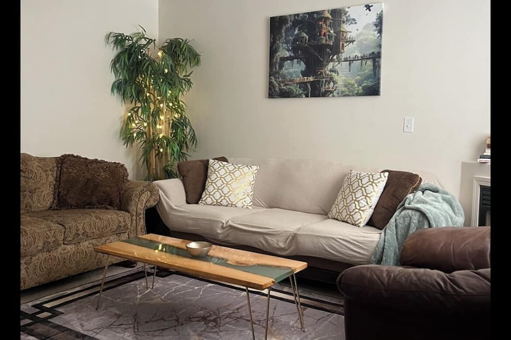 Idaho Falls Apartment | The Tree House