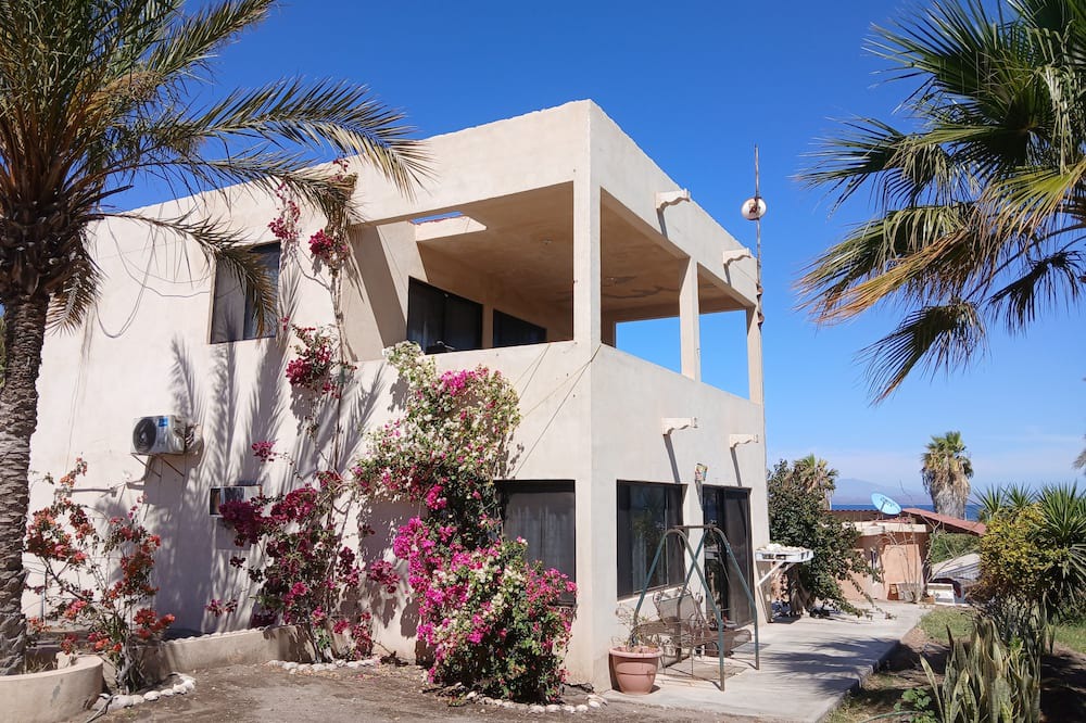 Mexican Riviera Apartment | Charming 1 bedroom apt. with AC & Wifi, authentic fishing village, San Bruno BCS