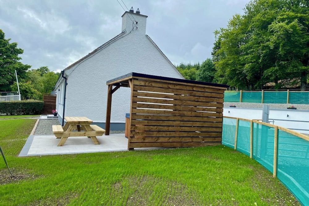 Coleraine Cottage | Peaceful countryside escape with hot tub and outstanding countryside views