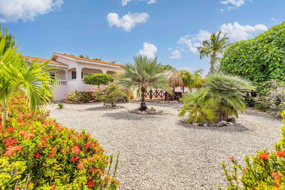 Sabadeco Villa | Villa Bon Bonaire - Luxurious, Spacious, Private