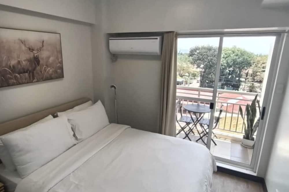 Davao Apartment | 1 Br Verdon Parc Condo with Balcony Unit 509