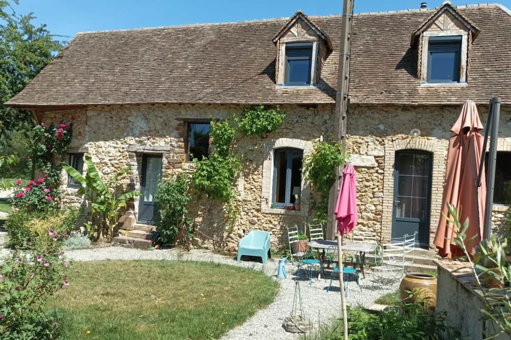 Neuville-sur-Sarthe Villa | Country house for the 24h, 10 minutes from Le Mans