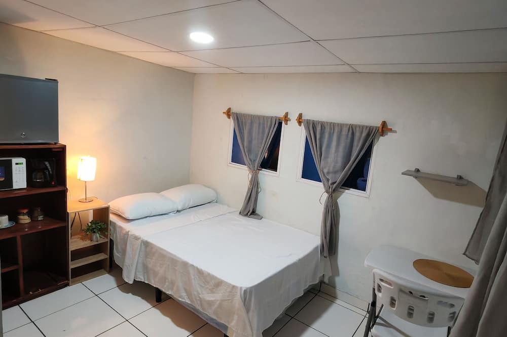 Santa Ana Apartment | Personal Rooms