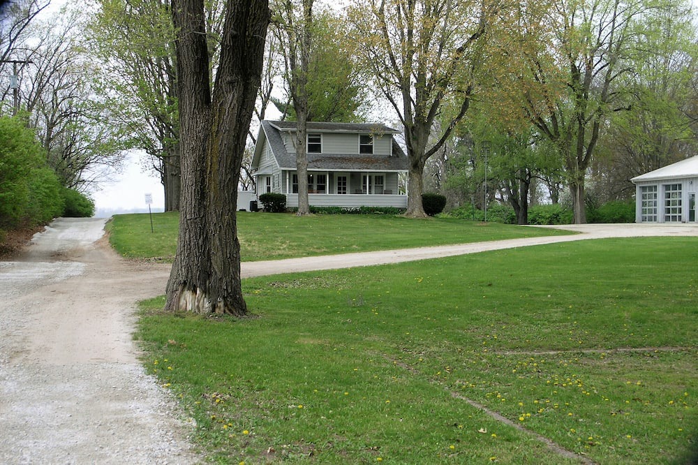 Enchanted Hills House | Spacious and secluded 7-bedroom lake front retreat.
