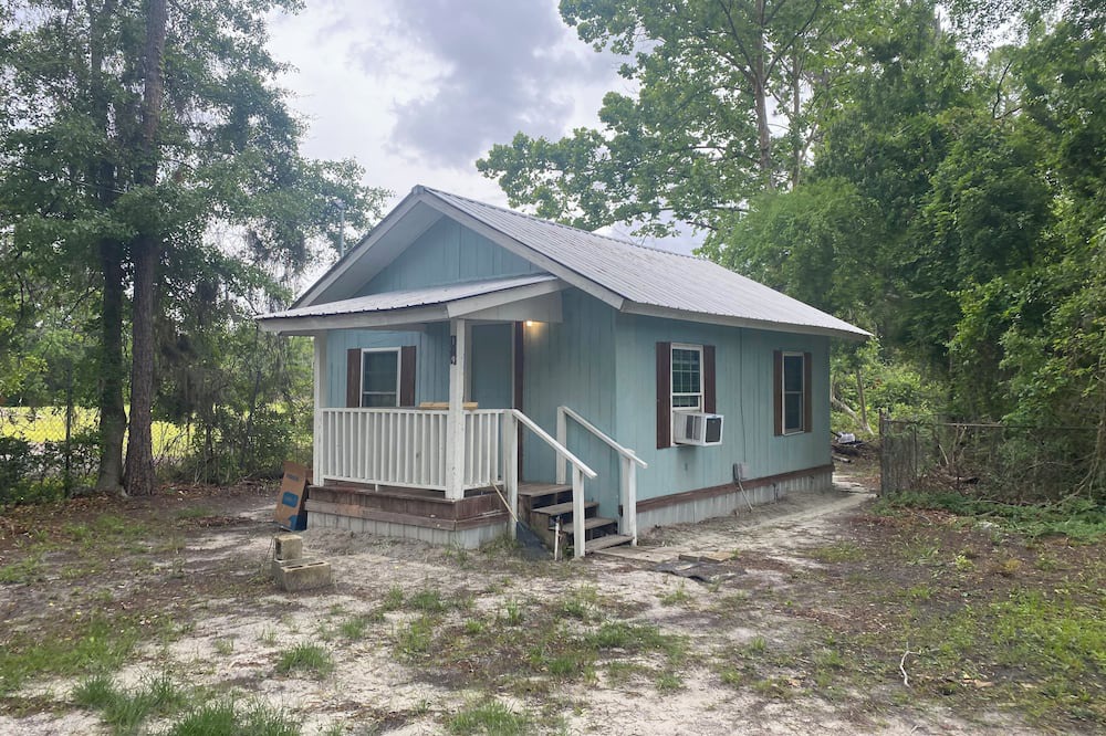 Kingsland House | Clean 1-bedroom 1 bath house Kingsland