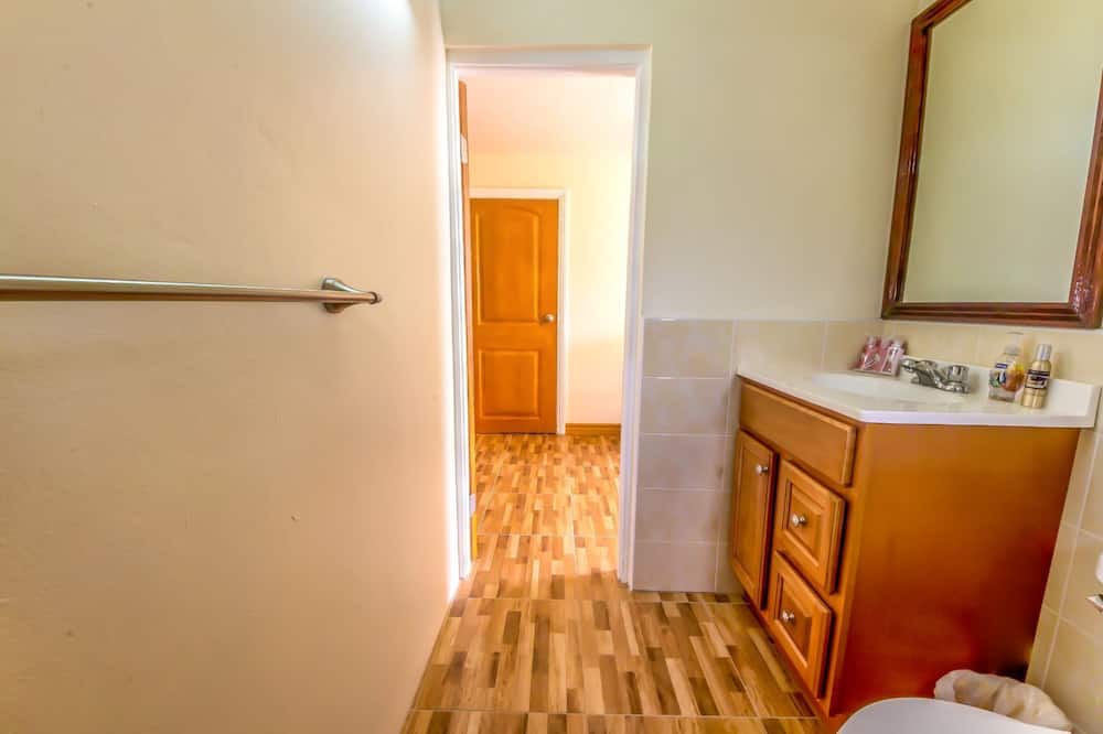 Little Bay Apartment | Cozy 1-bedroom Studio Apartment in Montserrat with WiFi, and AC