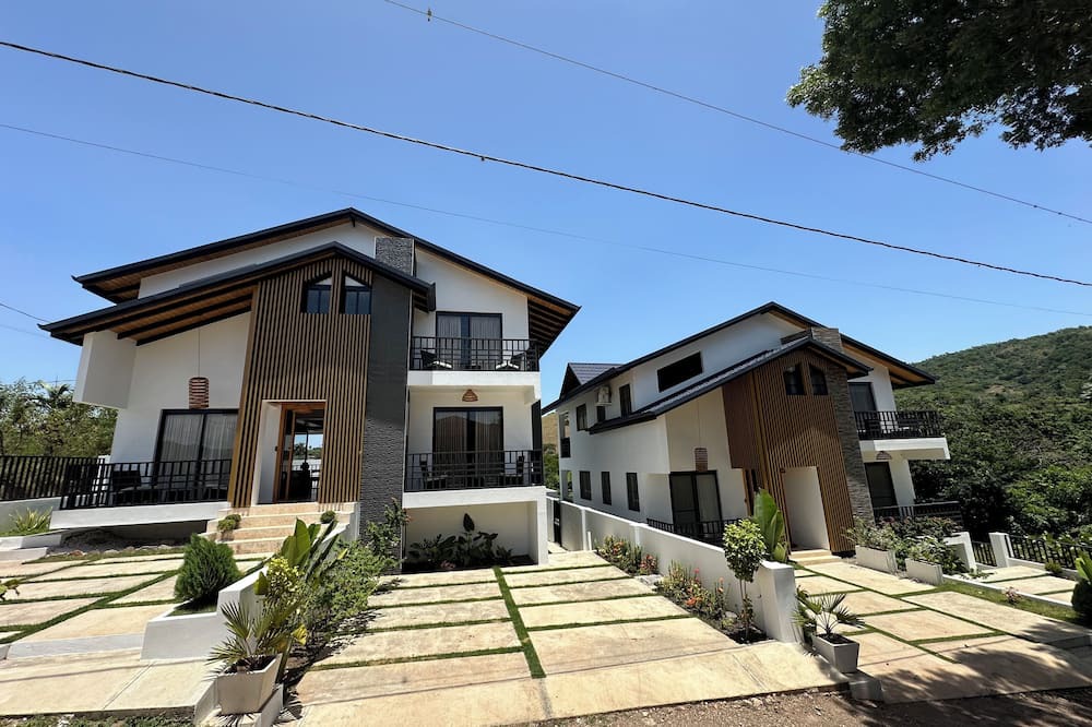 San Jose de las Matas Villa | Casita Curtis- luxurious 6-bedroom villa inside HACIENDA CAMPO VERDE w- WiFi, AC