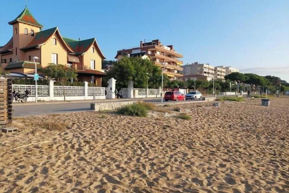 Caldes d'Estrac Apartment | Ocean views and garage near BCN orange