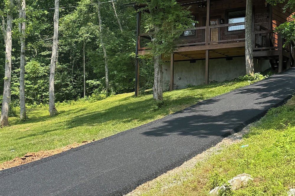 Dandridge Apartment | Cabin in the woods!