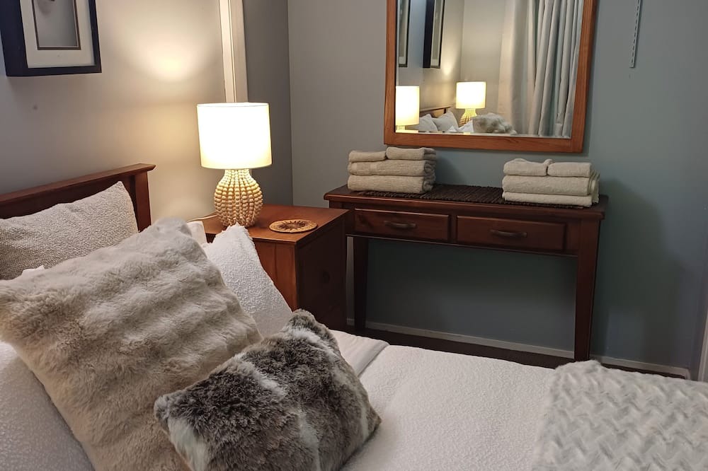 Tannum Sands Apartment | Beautifully appointed Riverside Apartment with views near to river and beach.