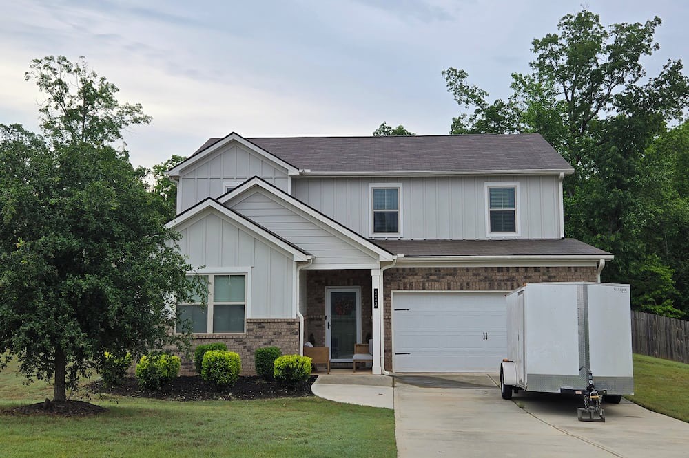 Locust Grove House | n 4-bedroom house in awesome Locust Grove with fitness room, AC, WiFi