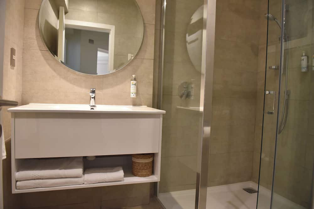 Lastarria Apartment | Charming 2-bedroom apartment in beautiful Lastarria Santiago with AC, WiFi