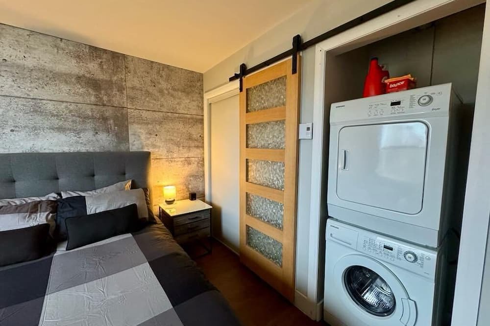 Magog Apartment | Condo Azürea - A 5-minute walk from Plage des Cantons/Lac Memphrémagog