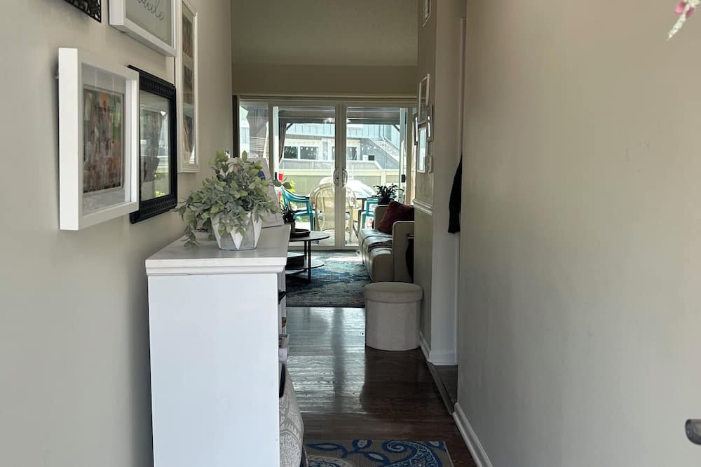 Lenexa House | Charming, 2 Bed, 1 bath one- level TH w private patio w/in 2 mi of hospital
