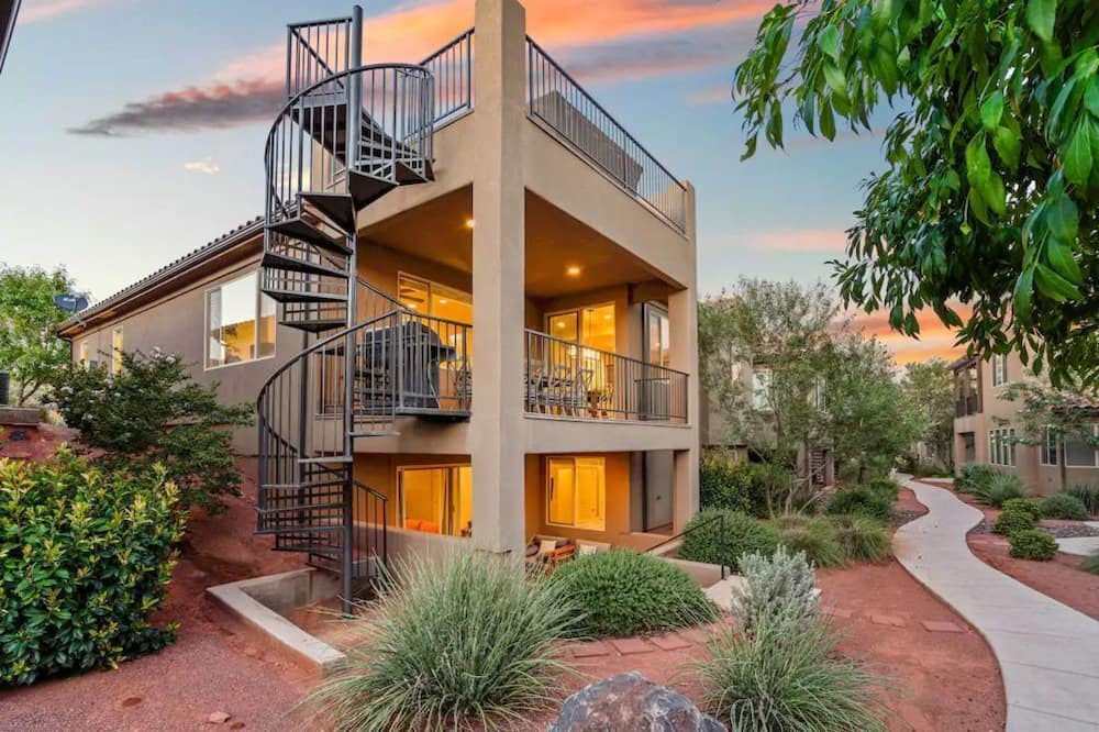 Santa Clara House | Entire Home - *Paradise Pools* Two King Suites*