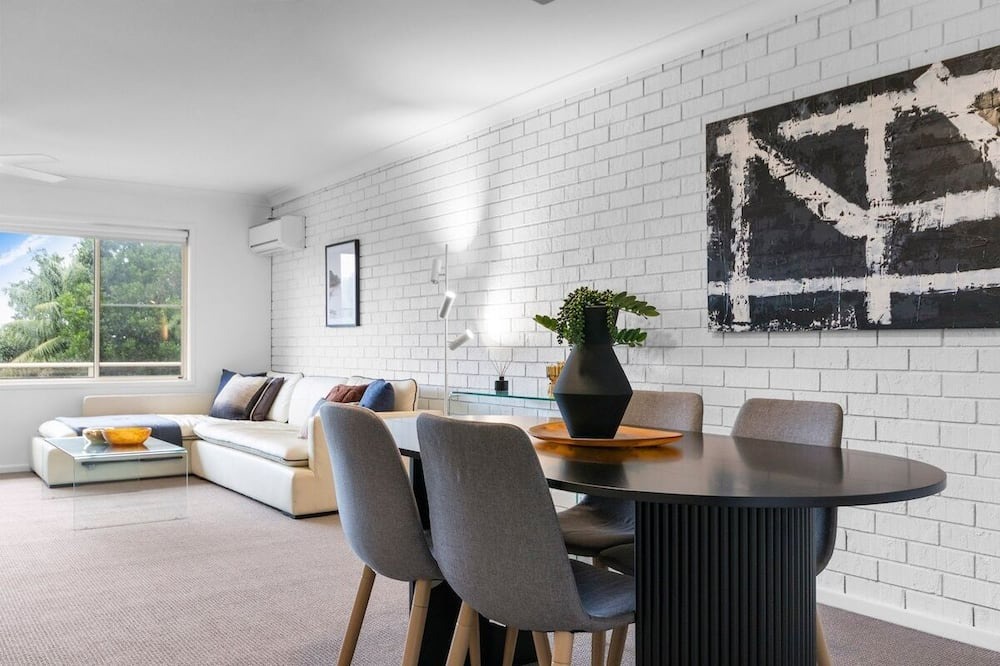 Lake Macquarie City Council House | Family Getaway in Belmont