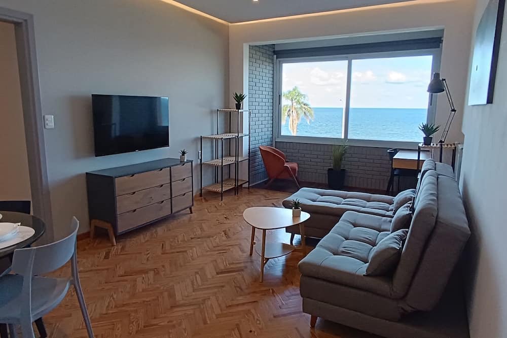 Ciudad Vieja Apartment | Luminous & spacious apartment with stunning sea view in Ciudad Vieja