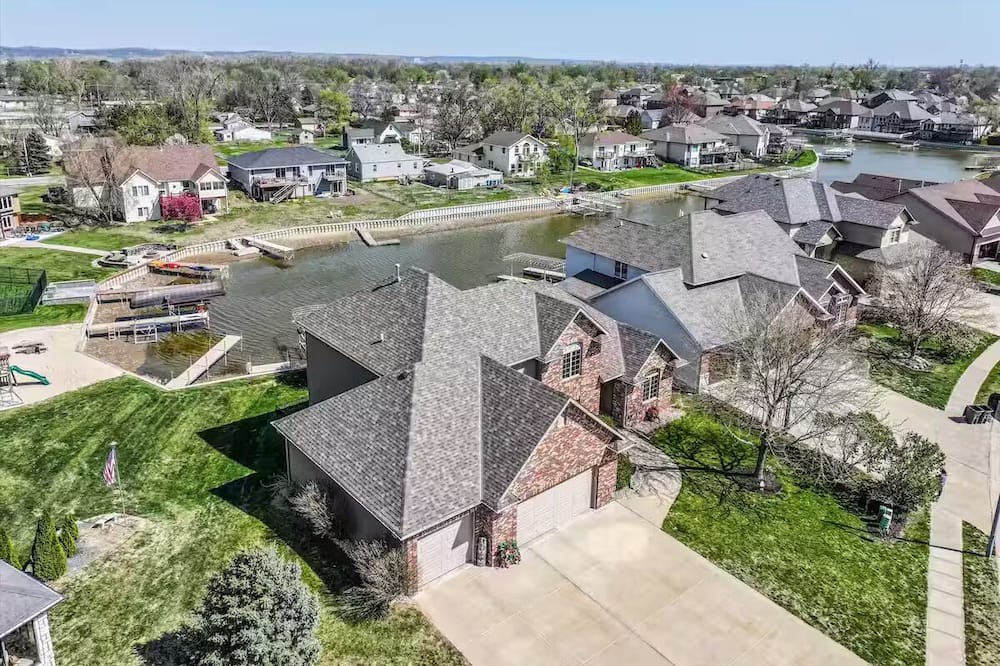 Carter Lake House | 5 bed 3 miles to downtown Omaha and CWS. Hot Tub, Pool Table & Dart Board