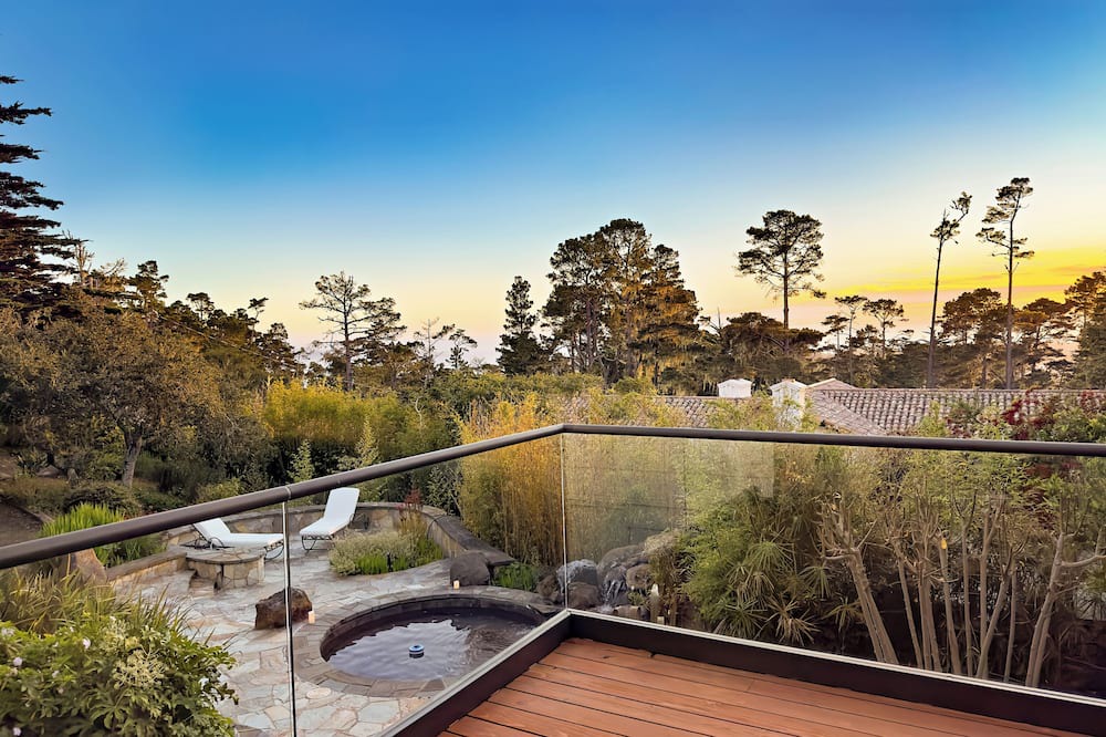 Del Monte Forest House | Pebble beach secret golfers retreat with hot tub and gym LX92