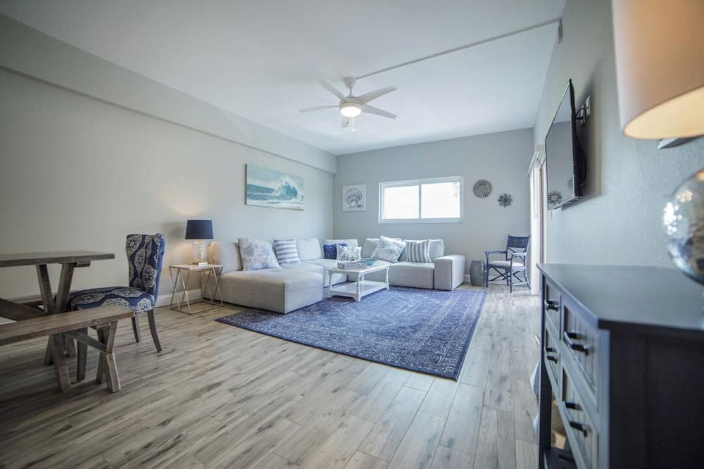 St. Petersburg - Clearwater Condo | NEWLY RENOVATED! Beach Condo with Luxury Amenities