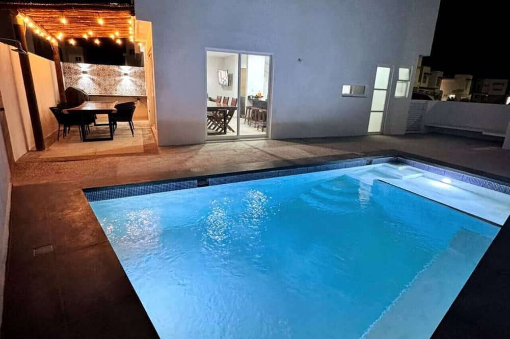 Cerritos House | House with its own pool-Almarena