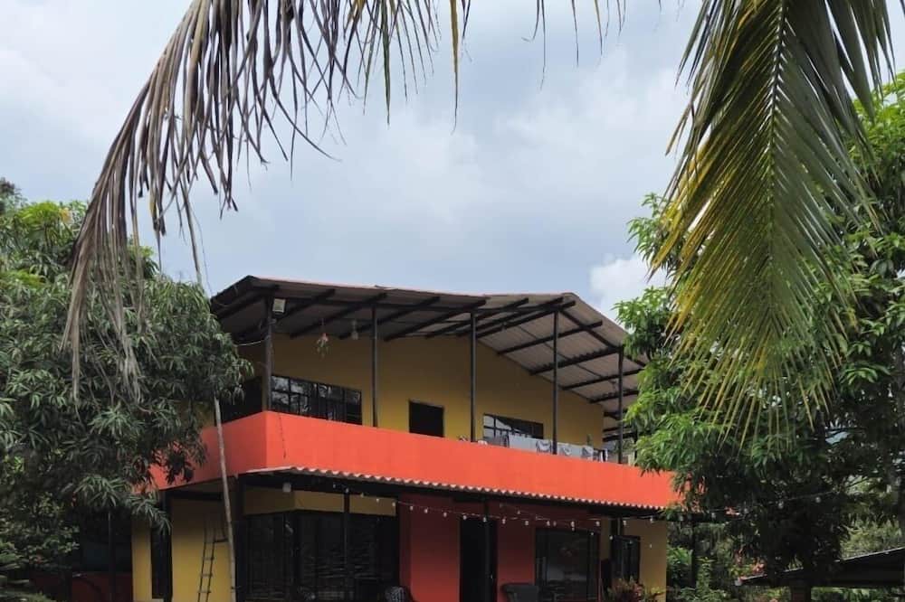 Villeta Cabin | La Ponderosa, a cabin in Villeta, Colombia. a private pool for corporate retreat