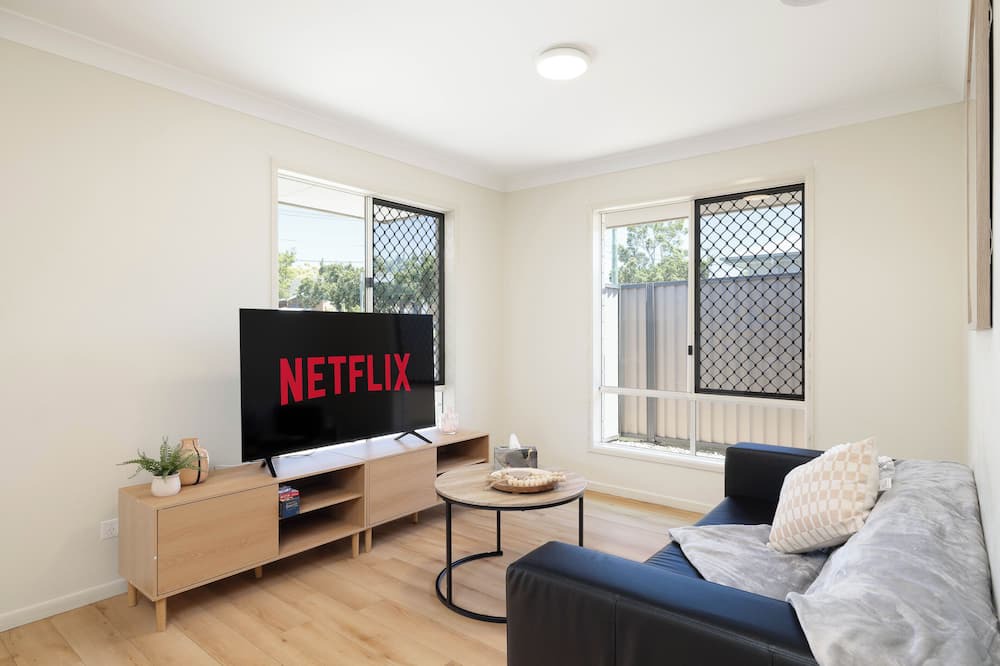 Acacia Ridge Apartment | 3 Bdr Apt! Aircon! Undercover Parking! 12AS3