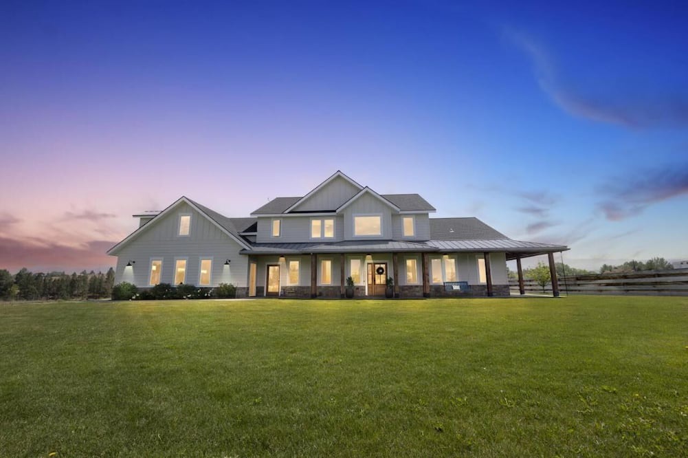 Corvallis Other | Modern Farmhouse Three Bears Getaway