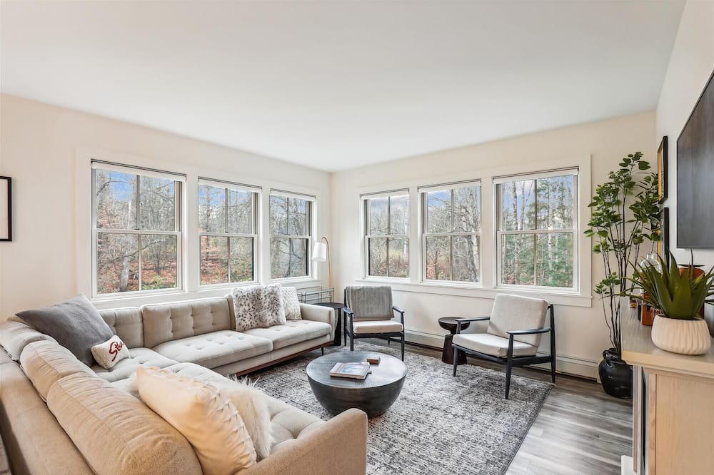 Stowe Hollow House | Streamside Hollow: 3 br w/fireplace, firepit, & garage!