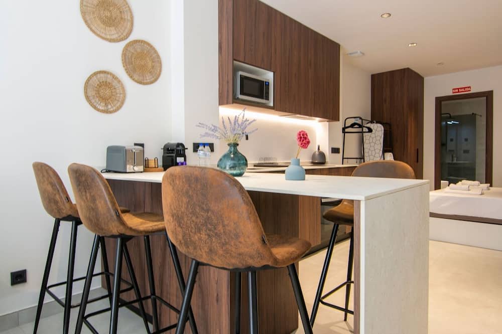 Sant Antoni Apartment | Perfect Getaway: Studio for 3 in Valencia
