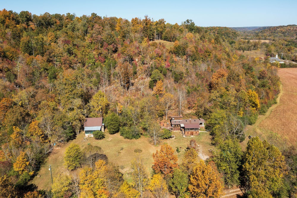 Fairview Cabin | Charming, private, 1952 log cabin in the country 4 miles from Fairview.