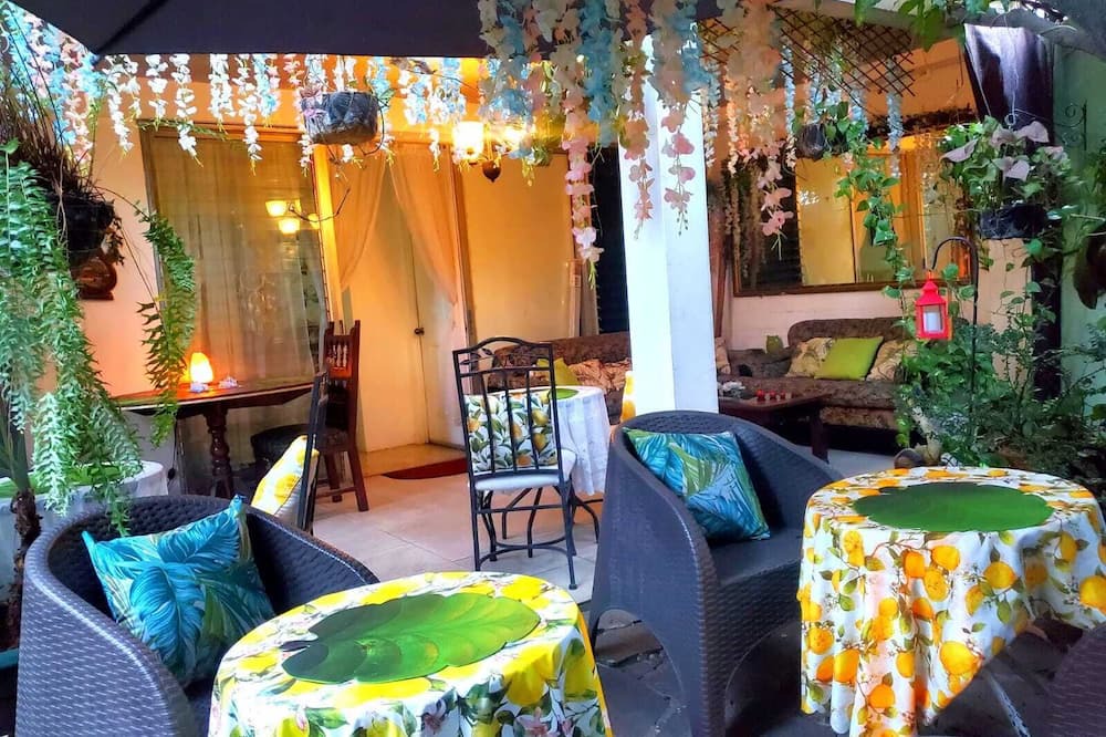 San Salvador Villa | Garden-View Double Room A/C, Private Bath & Terrace Access