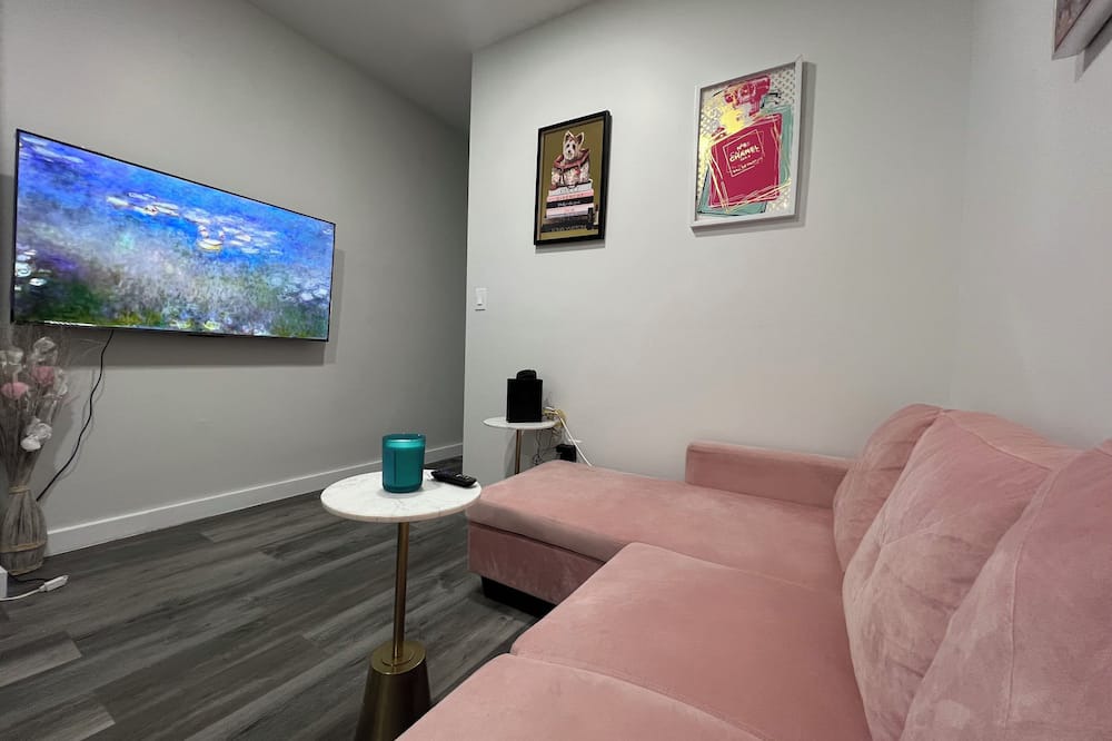 Hudson Yards Apartment | Modern 2BR Steps from Times Sqaure