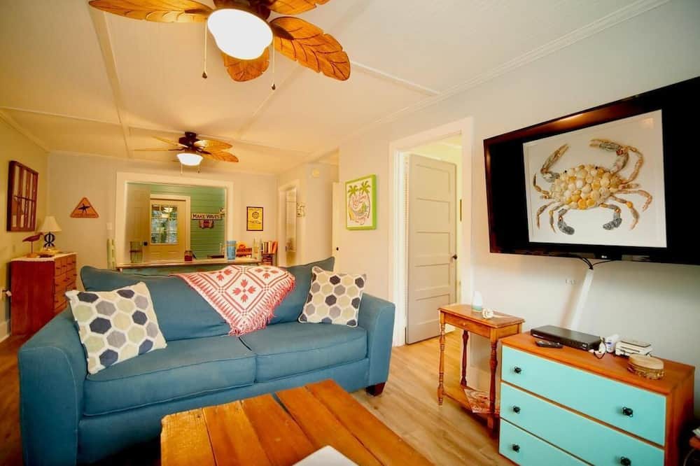 Folly Beach House | Key Lime Lounge steps from the beach!