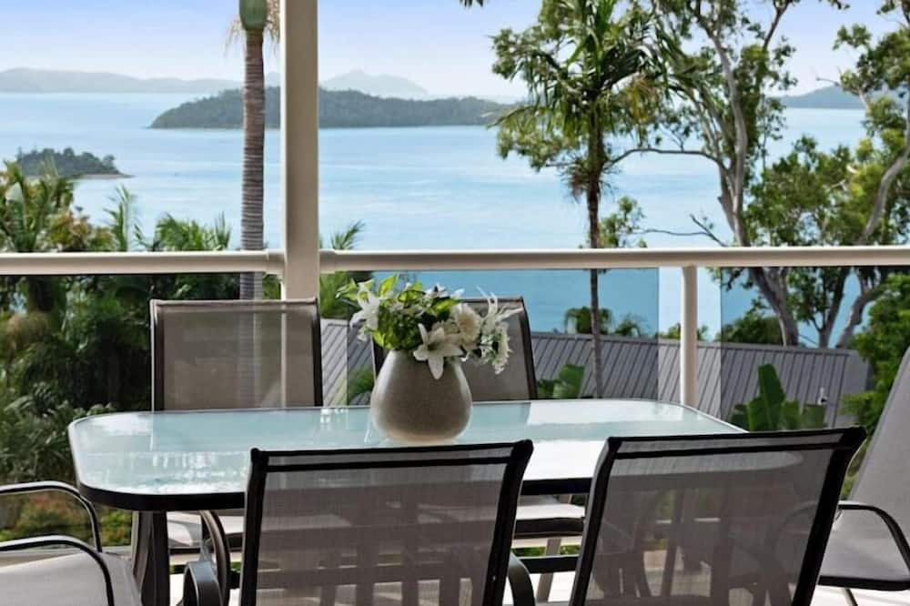 Hamilton Island Apartment | Blue Water Views 11