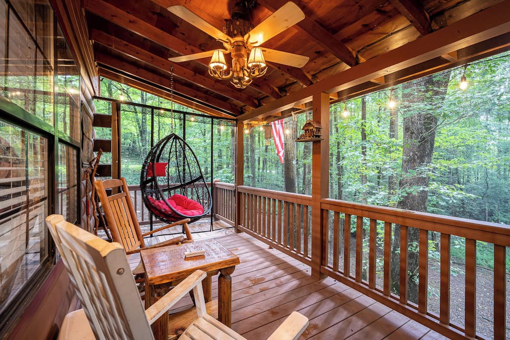 Blue Ridge Cabin | Super Cute Cabin with easy drive
