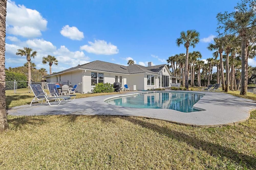 Old Ponte Vedra Beach House | VIEWS! Newly renovated single family home on cul de sac with pool close to beach access!