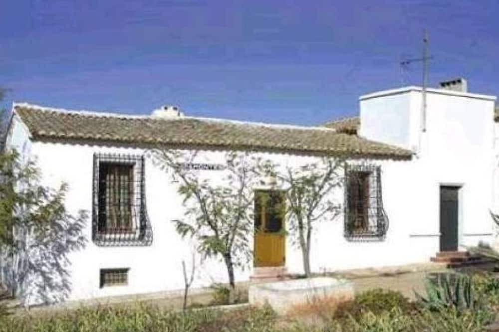 Villena House | Country House 'Miramontes' with Mountain View, Private Terrace and Air Conditioning