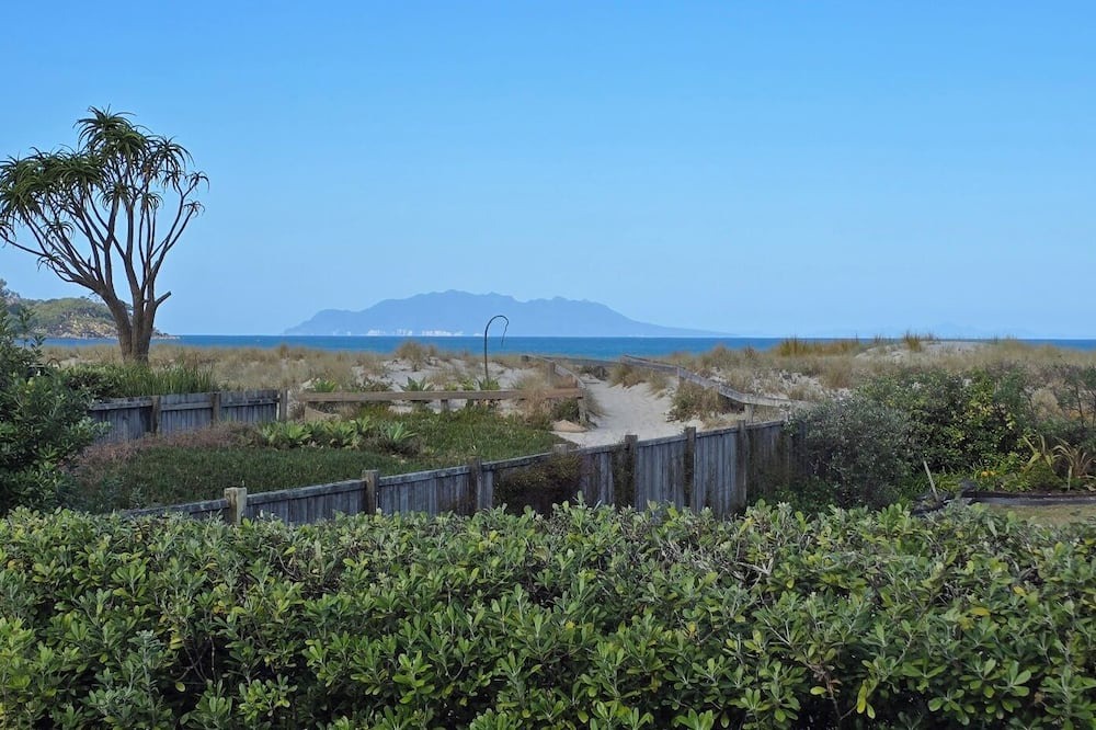 Omaha House | Practically beachfront at Omaha