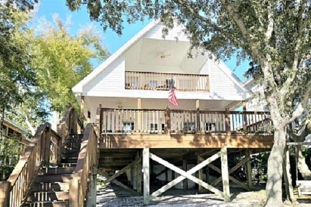 Ono Island House | Bear Point Eagles Tide