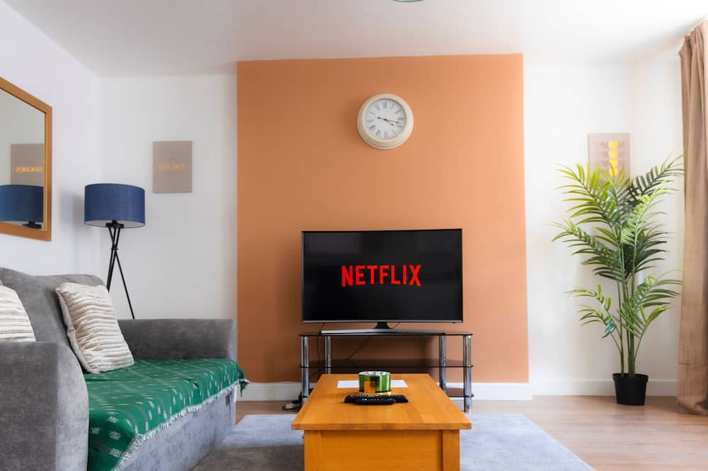 Minehead Apartment | Minehead Suites | 2 Bed Apartment | Sleeps 5