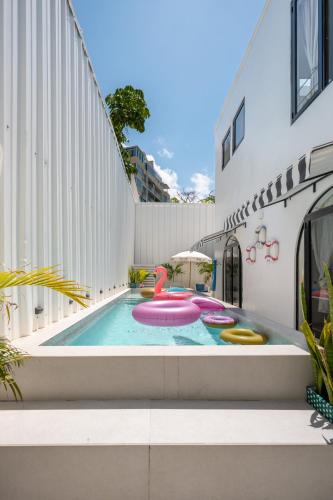 Condado House | Lux 6BR Getaway - Condado Pool BBQ Generator Beach 9min Walk