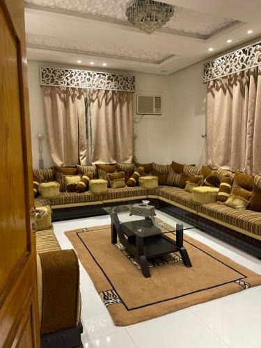 Khamis Mushait Apartment | شقة الإسكان المفروشة
