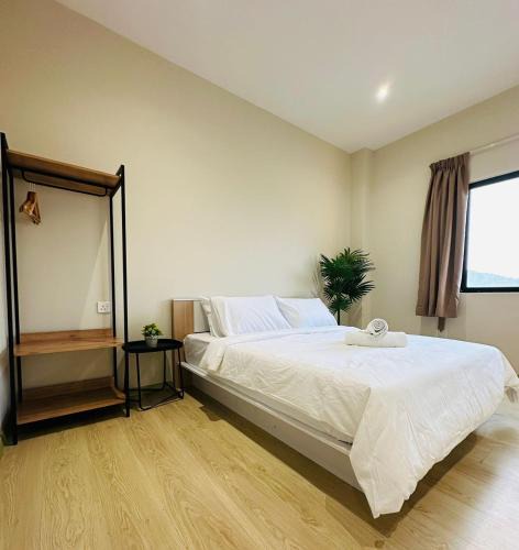Kampung Selayang Pandang Hotel | Swing & Pillows - Selayang KL