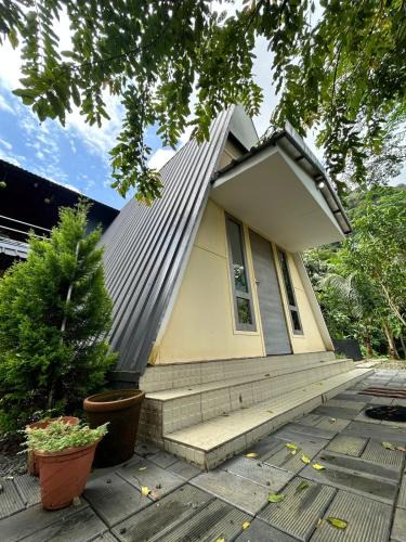 Devikolam House | FARMHOUSE MANKULAM, MUNNAR by STAY UNIK