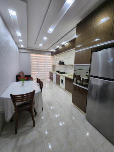 Khatai Apartment | İlk apartment